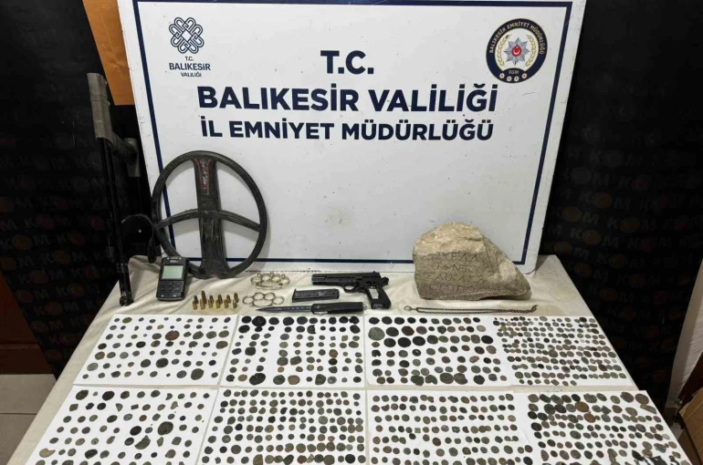 Bandırma’da tarihi eser ve silah operasyonu 