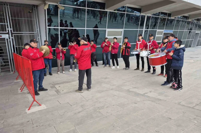 Bando EsEs’in kurucuları, Espana Cani’nin doğuş hikayesini anlattı 