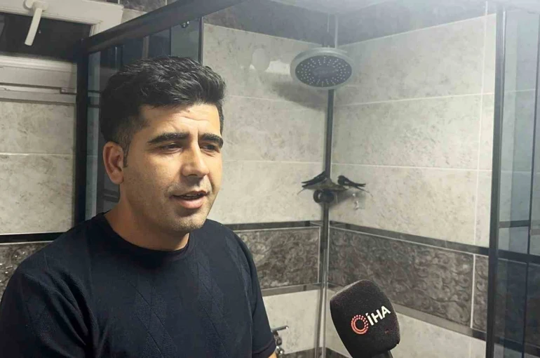 Banyoyu yuva yaptılar: Kırlangıçlar 7 yıldır evin misafiri