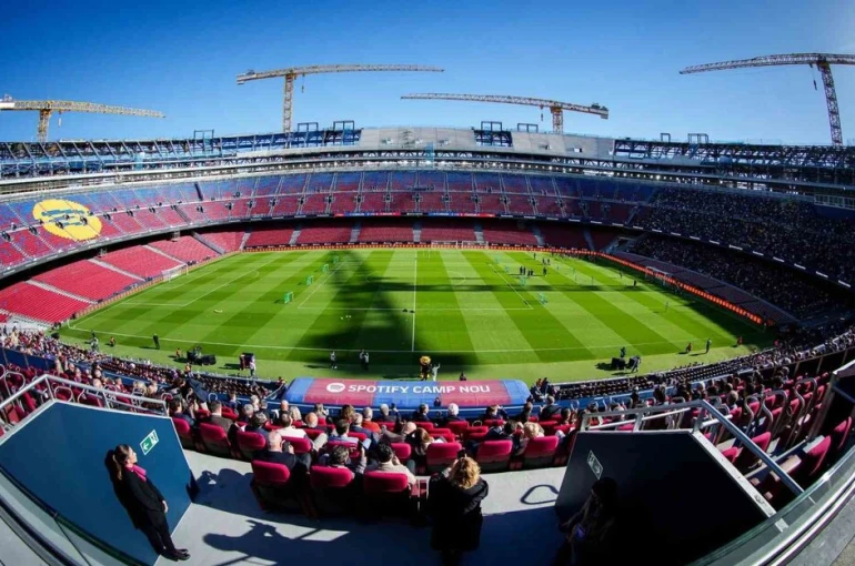 Barcelona yuvasına döndü 