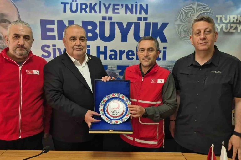 Bartın protokolü kurban bağışını Kızılay’a yaptı 