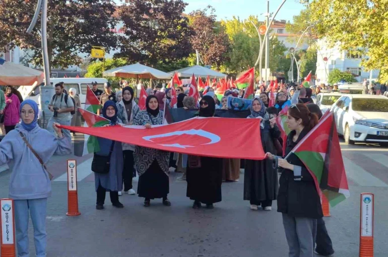 Bartın’da Sumud filosuna destek yürüyüşü 