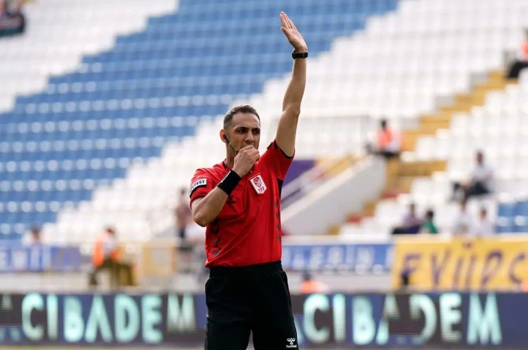 Başakşehir – Tümosan Konyaspor maçının hakemi açıklandı