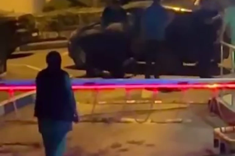 Başakşehir’de alkollü şahıs polis ekiplerine zor anlar yaşattı: O anlar kamerada 