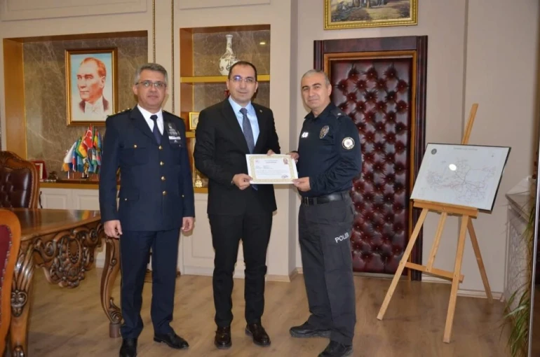 Başarılı polise teşekkür ve tebrik 