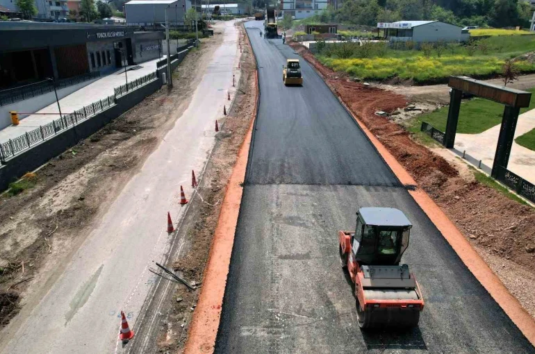 Başiskele’de Hoca Ahmet Yesevi Caddesi 2x2 şeritli hale getiriliyor 