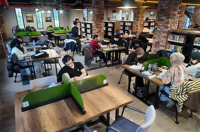 Başiskele’de tarıyıl tatilinde öğrencilerin adresi Kitaphane 