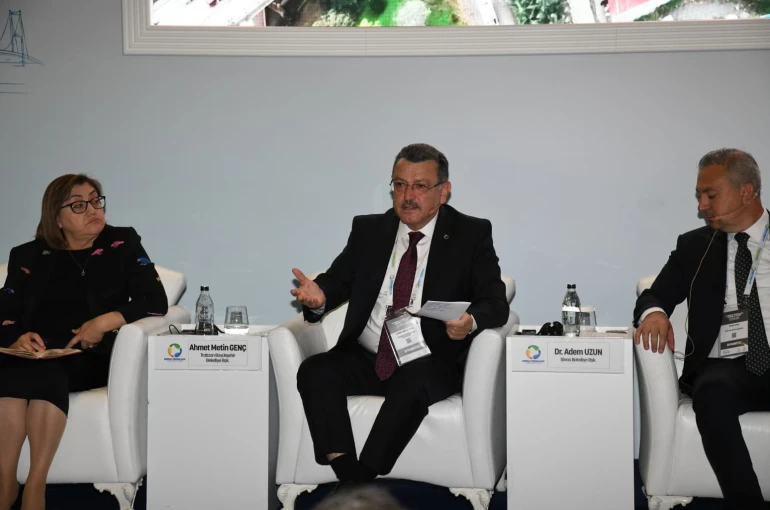 Başkan Ahmet Metin Genç: "Enerjinin üretimi kadar yönetimi de önemli" 