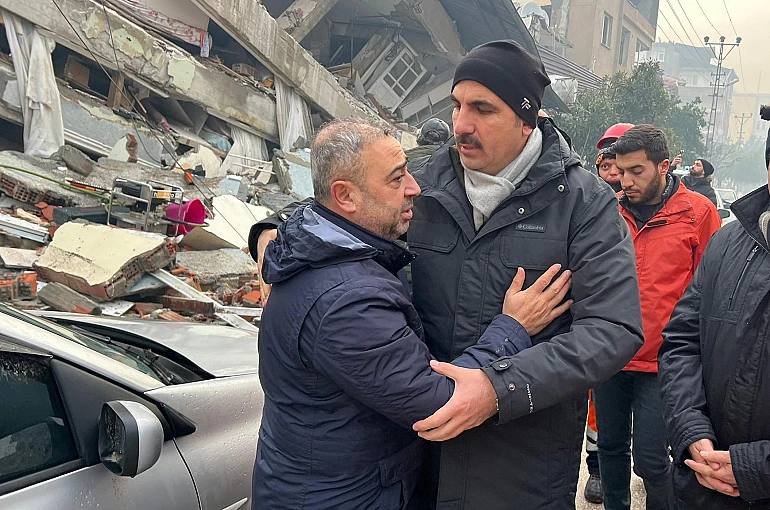 Başkan Altay: “Deprem sonrasında birlik olduğumuzda neleri başarabileceğimizi göstermiştir”