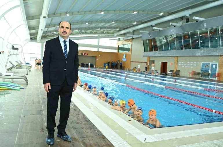 Başkan Altay: "Hedefimiz 31 ilçemizin tamamında ilkokul üçüncü sınıf öğrencilerine yüzme öğretmek"