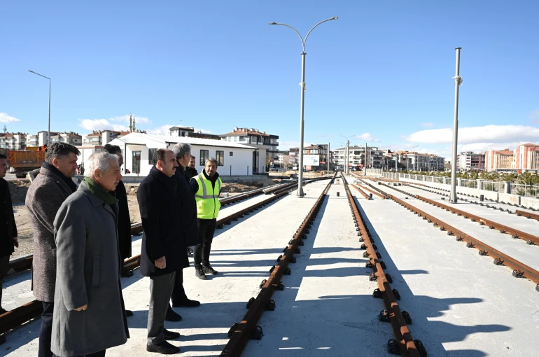 Başkan Altay: “Raylı sistem ağını güçlendirmeye gayret ediyoruz”