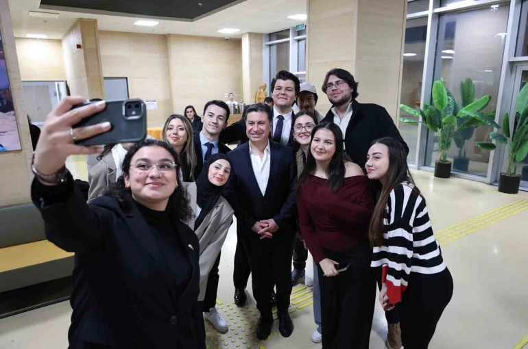 Başkan Aras: "Gençlerden gelen her fikri desteklemeye hazırız"