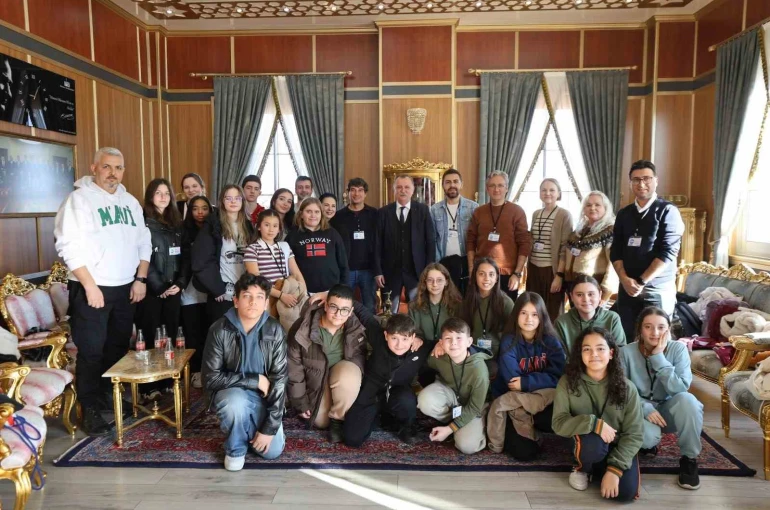 Başkan Balaban’dan öğrencilerin projesine destek 