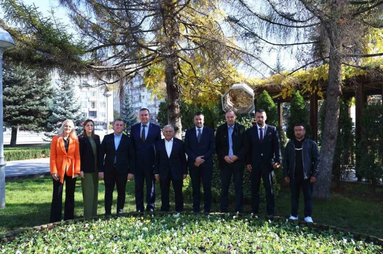 Başkan Büyükkılıç, Bosna-Hersek heyetine turizm şehri Kayseri’yi anlattı 