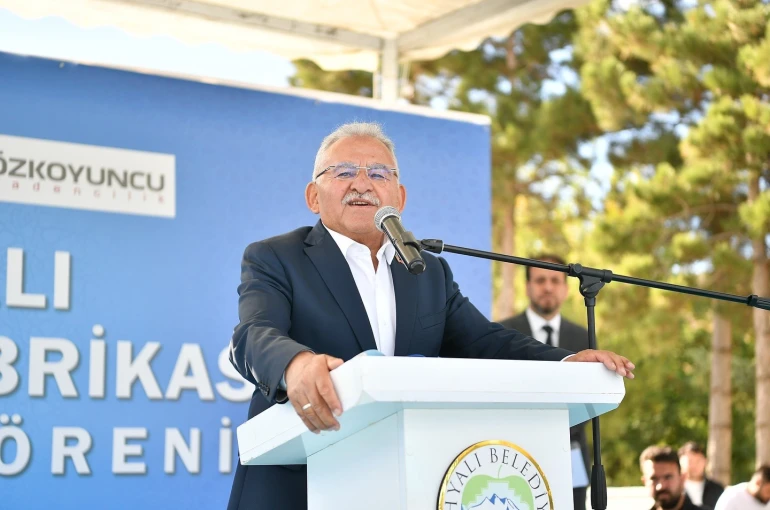 Başkan Büyükkılıç, Türkiye’nin en çok konuşulan 10 siyasetçisinden biri oldu