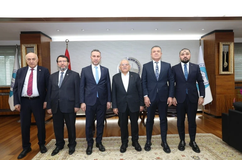 Başkan Büyükkılıç’tan birlik mesajı: Büyükşehir’de ziyaretçi rüzgarı 