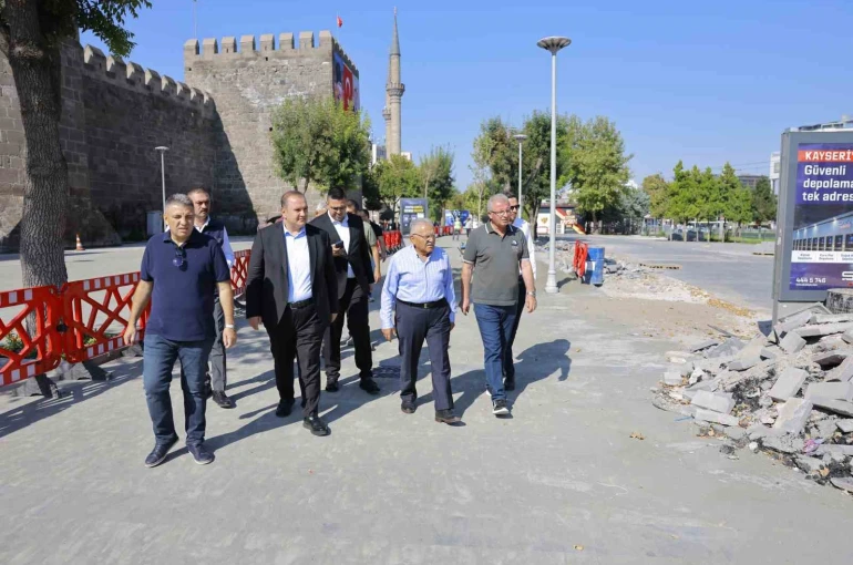 Başkan Büyükkılıç’tan Cumhuriyet Meydanı ve Yeraltı Çarşısı’ndaki yatırımlara yakın takip