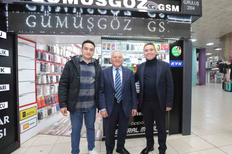 Başkan Büyükkılıç’tan Hunat Çarşısı esnafı ve vatandaşlarla samimi buluşma 