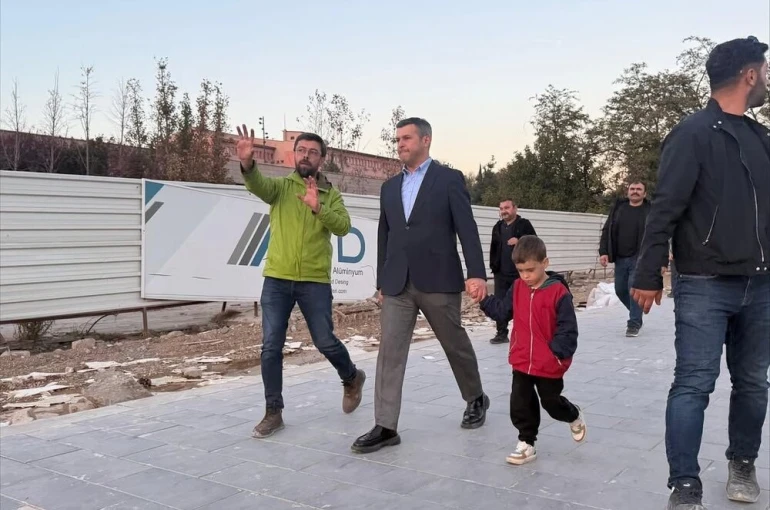 Başkan Çetinkaya, caddelerdeki çalışmaları yakından takip ediyor 