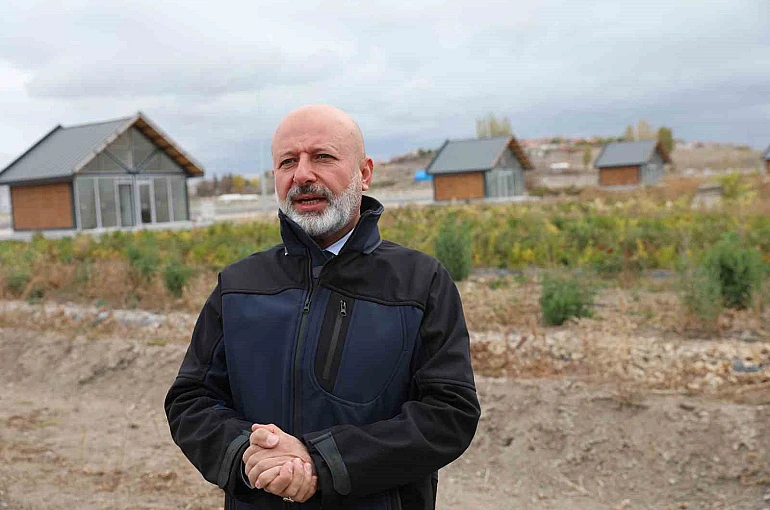 Başkan Çolakbayrakdar: "Ata tohumları, geleceğe bırakacağımız en kıymetli millî mirasımızdır" 