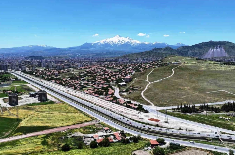 Başkan Çolakbayrakdar: "Her yeni park, şehrimize kazandırılan yeni bir nefestir" 