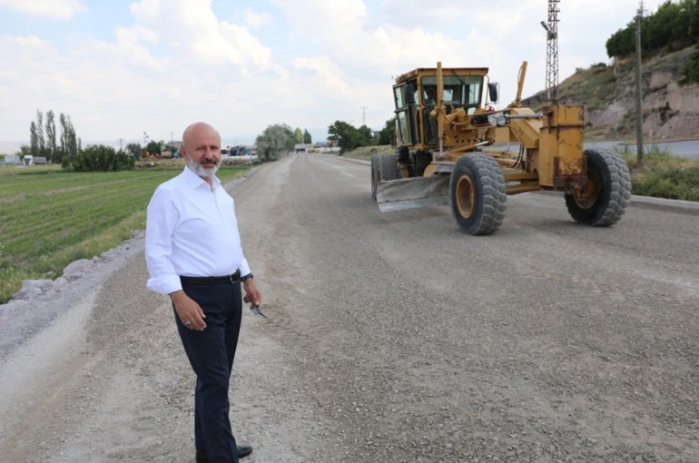 Başkan Çolakbayrakdar: "Kırsalın yüzünü güldüren örnek hizmetlerle değer katıyoruz"