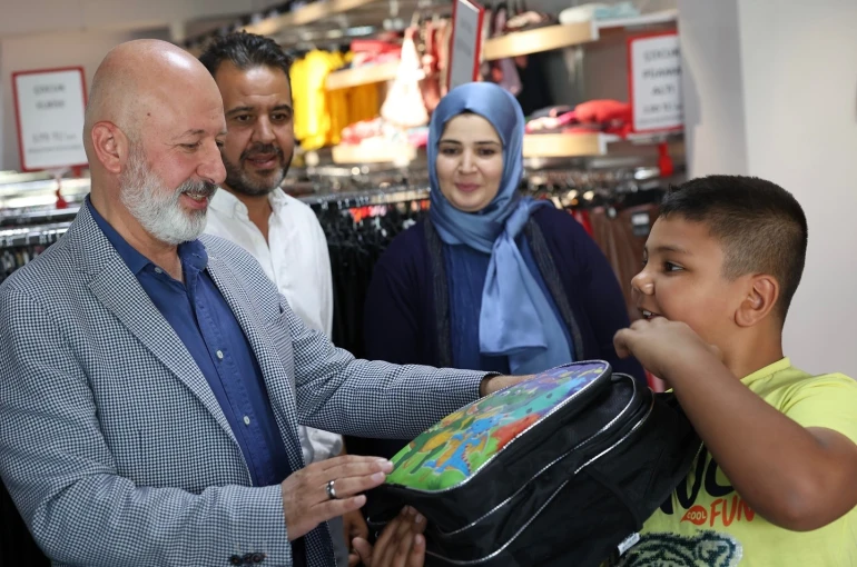 Başkan Çolakbayrakdar: "Türkiye’de örnek, farklı ve gönüller yapan bir belediyeyiz" 
