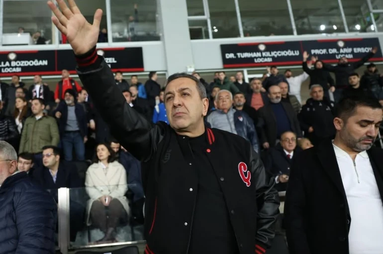 Başkan Dere: "Umutsuzluğa kapılmak ya da geri adım atmak yok"