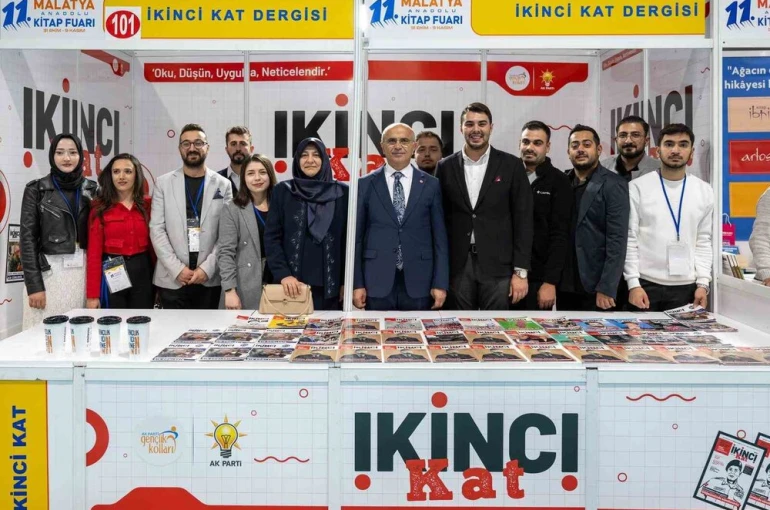 Başkan Er, Malatya Anadolu Kitap ve Kültür Fuarı’nda stantları gezdi