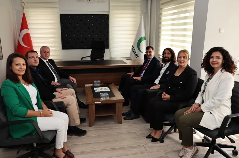 Başkan Eyüp Kahveci’den Yeşilay’a destek ziyareti 