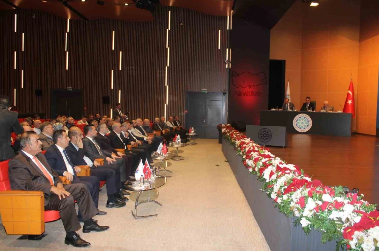 Başkan Gülsoy: "Dünya ekonomisindeki bu devasa dalgalanmalar ülkemizi ve her bir sanayicimizi etkiliyor" 