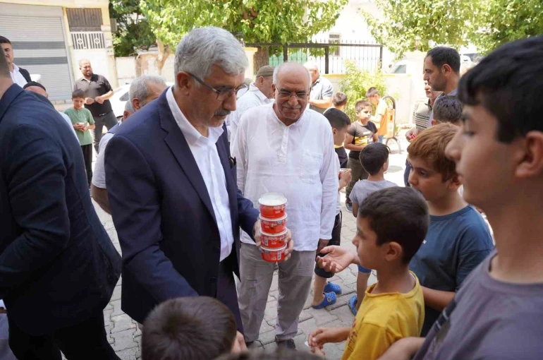 Başkan Hallaç, Muhammediye Camii’nde minik gönüllere dokundu