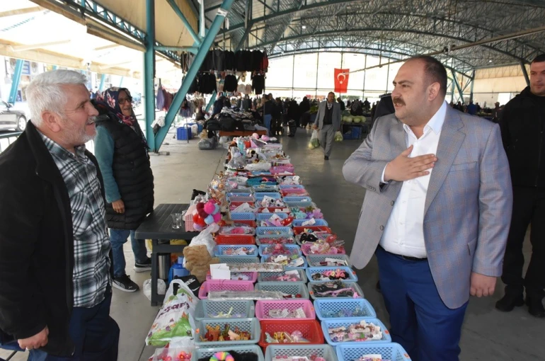 Başkan Hamamcı’dan pazar ziyareti 