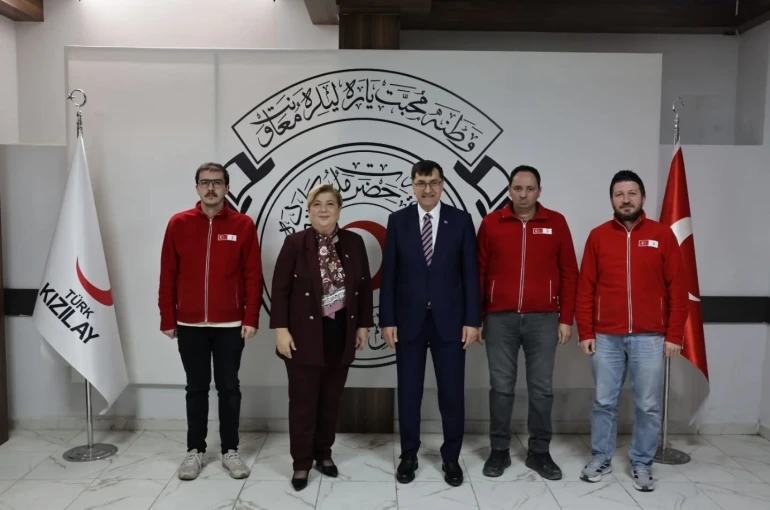 Başkan Kahveci’den Kütahya Türk Kızılay İl Merkezi’ne ziyaret 