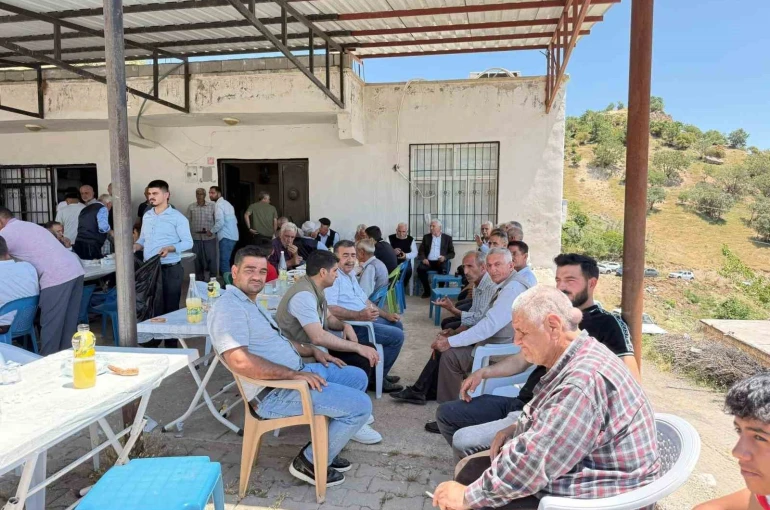 Başkan Karamehmetoğlu, vatandaşlarla bir araya geldi