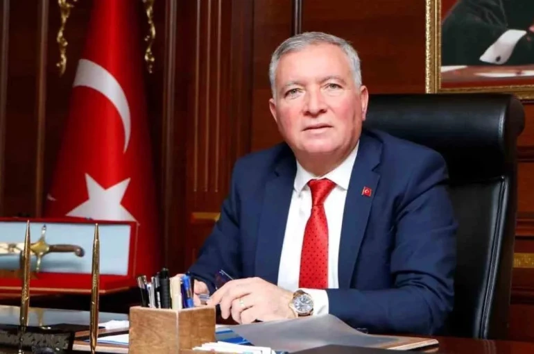 Başkan Kepenek: "Geleceğin mimarı çocuklarımızın bayramı kutlu olsun" 