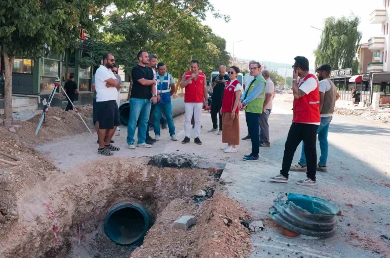 Başkan Köksal Aras mahallelerde yürütülen çalışmaları yerinde inceledi 