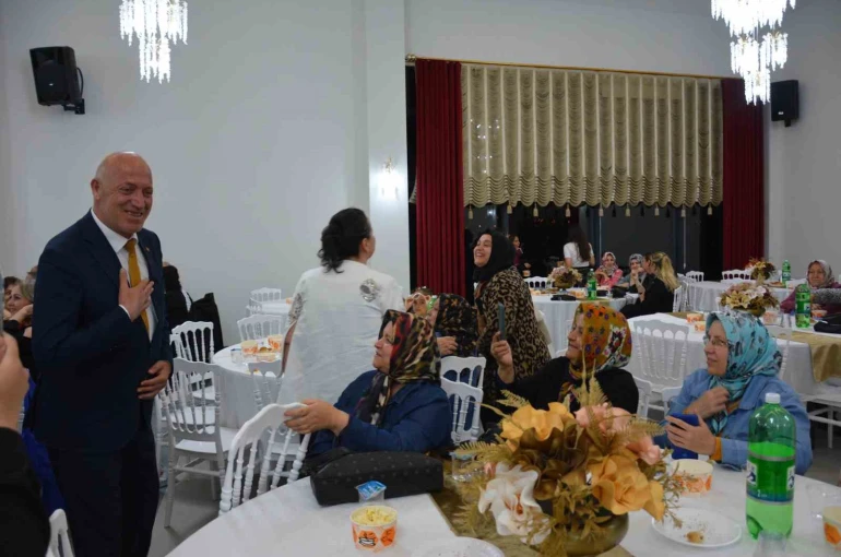 Başkan Kumral, Babadağlıları anneleri ağırladı 