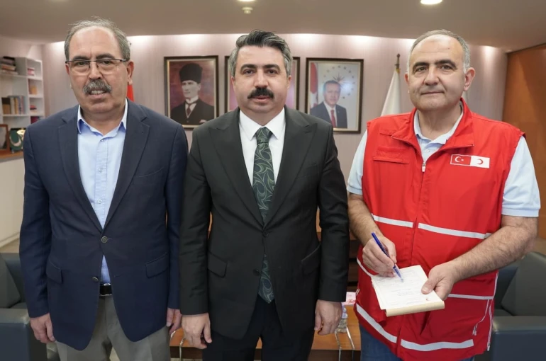 Başkan Oktay Yılmaz’dan anlamlı bağış 