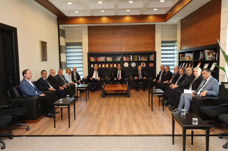 Başkan Özdemir İSO heyetine Niğde’nin yatırım potansiyelini anlattı 
