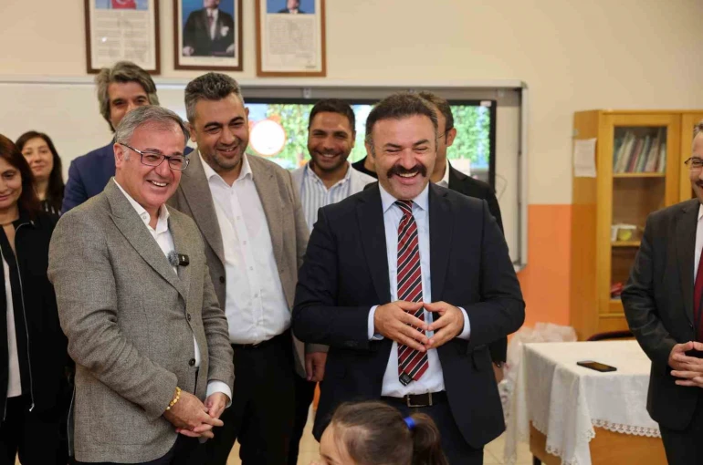 Başkan Özdoğan ile Hacılar’da ilk ders zili çaldı 