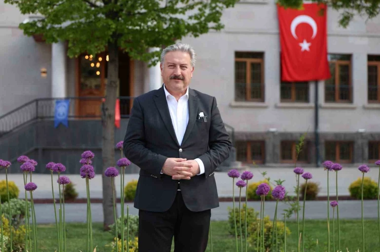 Başkan Palancıoğlu: "Annelerimiz kalplerimizin huzuru, güveli limanlarımız" 
