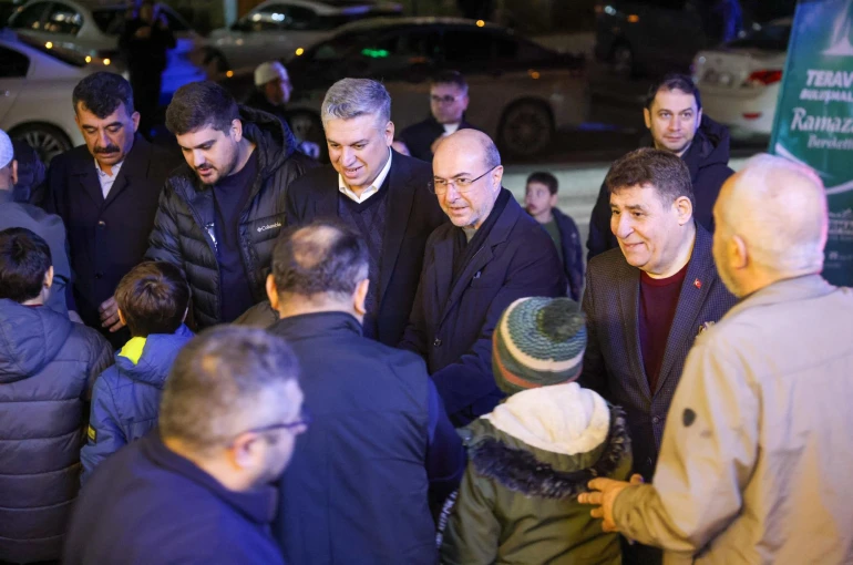 Başkan Pekyatırmacı Kibrit Camii’nde vatandaşlarla bir araya geldi