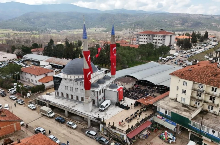 Başkan Pütün; "Beyağaç’a anlamlı bir eser daha kazandırmanın mutluluğunu yaşadık" 