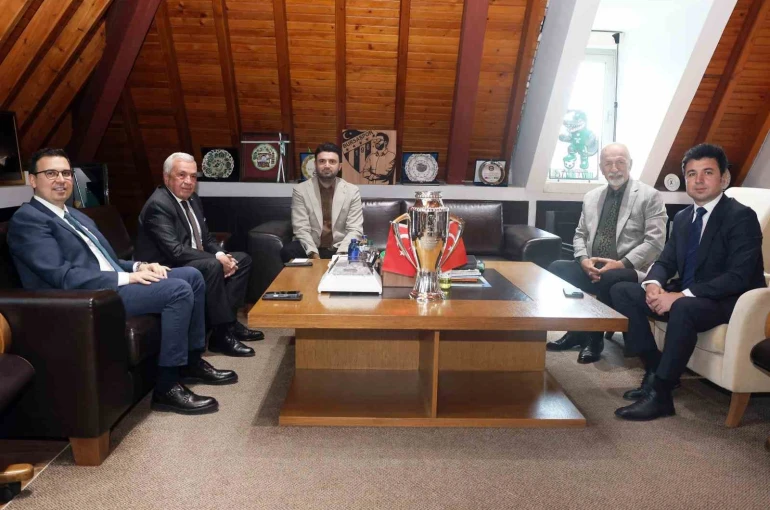 Başkan Şadi Özdemir’den Bursaspor’a tebrik ziyareti 
