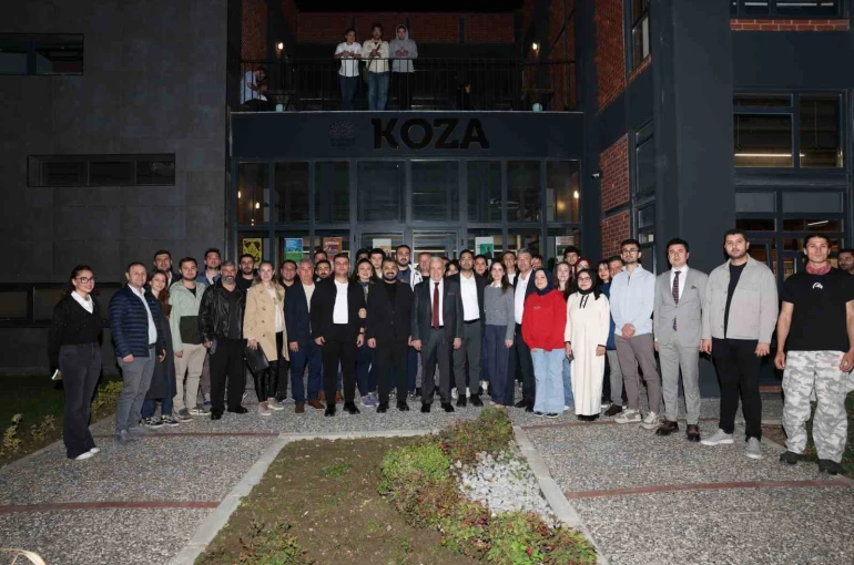 Başkan Şadi Özdemir’den üniversitelilere vize morali 