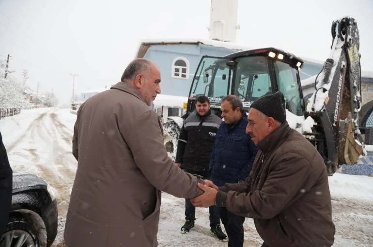 Başkan Sandıkçı: "Karla mücadele çalışmalarına aralıksız devam ediyoruz" 