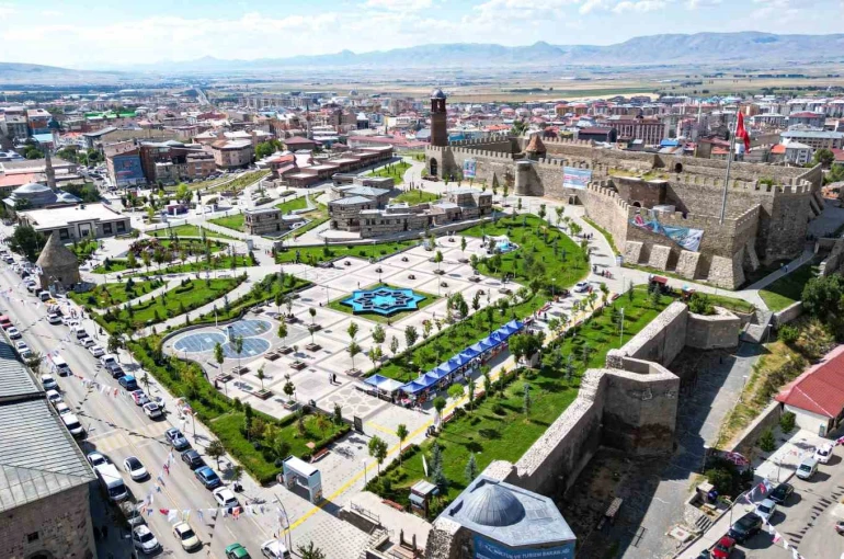 Başkan Sekmen: "Erzurum, her alanda zirveye doğru ilerliyor"