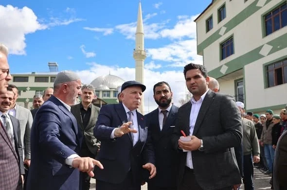 Başkan Sekmen’den Çat çıkarması 