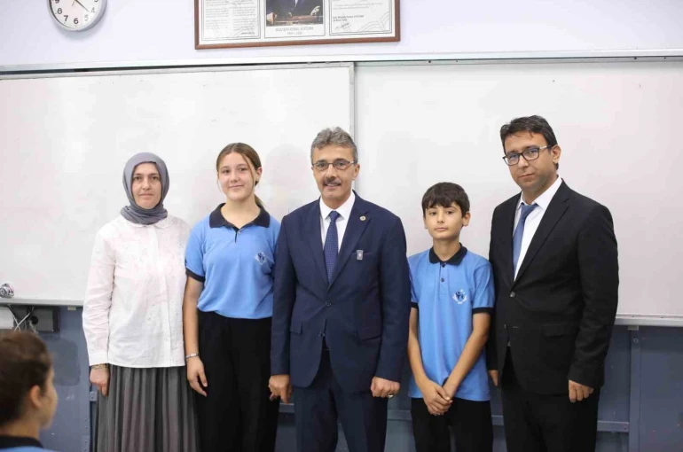 Başkan Şenol Dinç minik öğrencinin sözünü yerde bırakmadı 